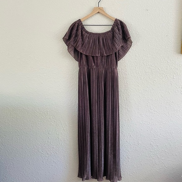 Dress the Population Athena Off The Shoulder Pleated Metallic Dress - Picture 1 of 15